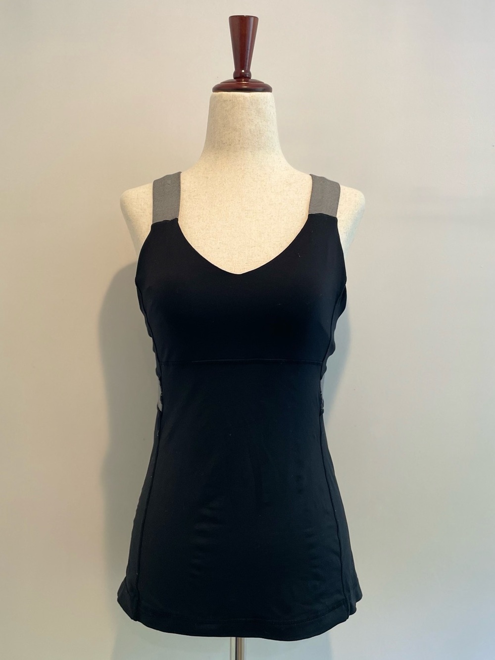 lululemon athletica Black & Grey Contrast Tank Top - size 6